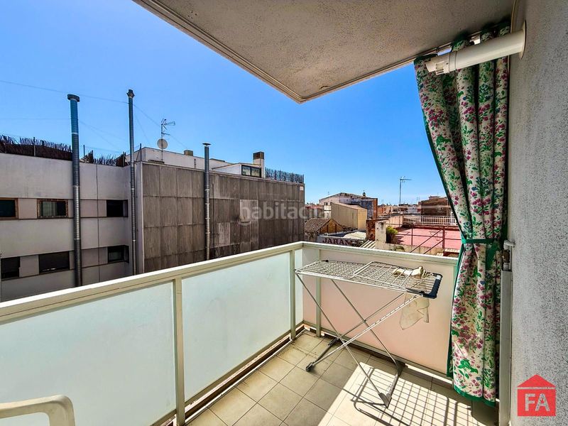 Foto b347e577-dbdd-4169-831f-036c6d046dab. Àtic amb calefacció aparcament a Centre Vendrell (El)