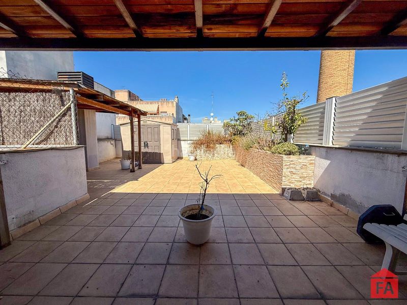 Foto c00c76f3-c01c-4397-8f64-59264466cd83. Àtic amb calefacció aparcament a Centre Vendrell (El)