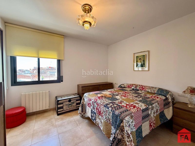 Foto f5939127-202b-41c5-abb3-583d53c694d5. Àtic amb calefacció aparcament a Centre Vendrell (El)
