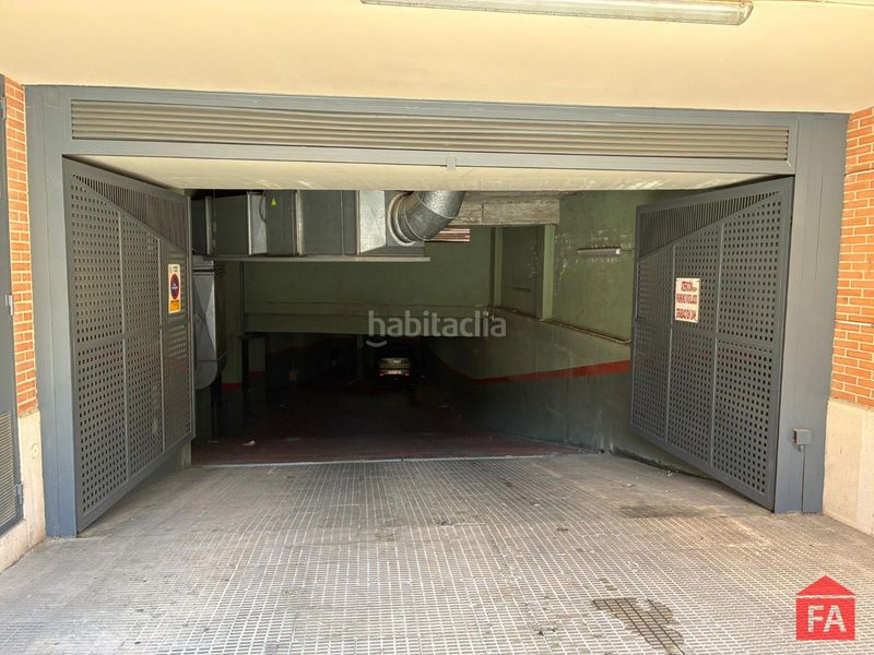 Foto 34e3b71b-0e77-4a98-9b5e-97d906fcc18b. Aparcament cotxe a Centre Vendrell (El)