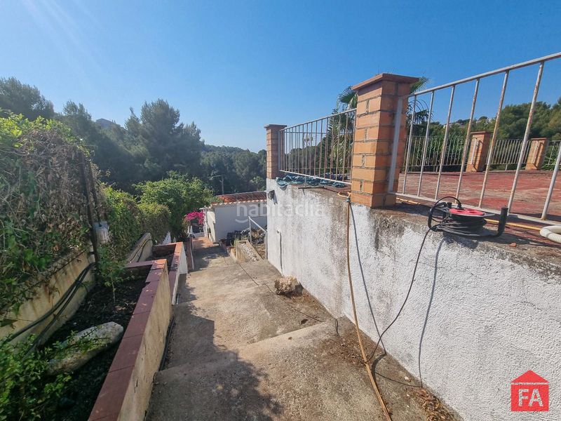 Foto eb3a4aa2-fead-4f68-8b56-22e2010410ca. Casa amb aparcament a Bellvei