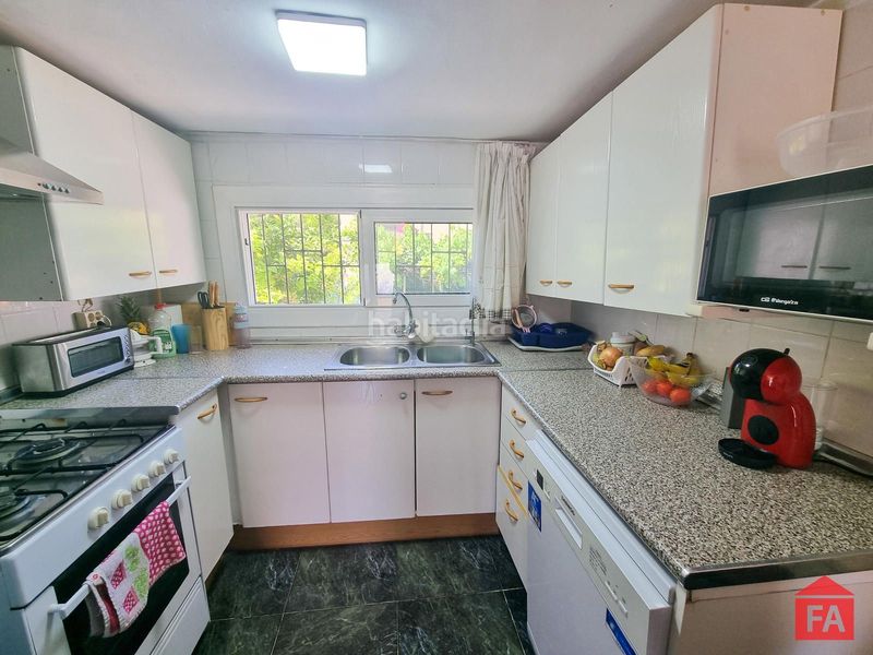 Foto f6b16f67-5fb6-48b0-b2ce-40dc80860882. Casa amb aparcament a Bellvei