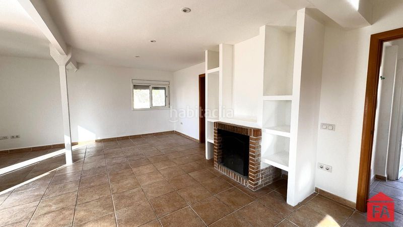 Foto f8e3e8b9-c2ab-4d92-9008-f3a61cd381b5. Casa a Bellvei