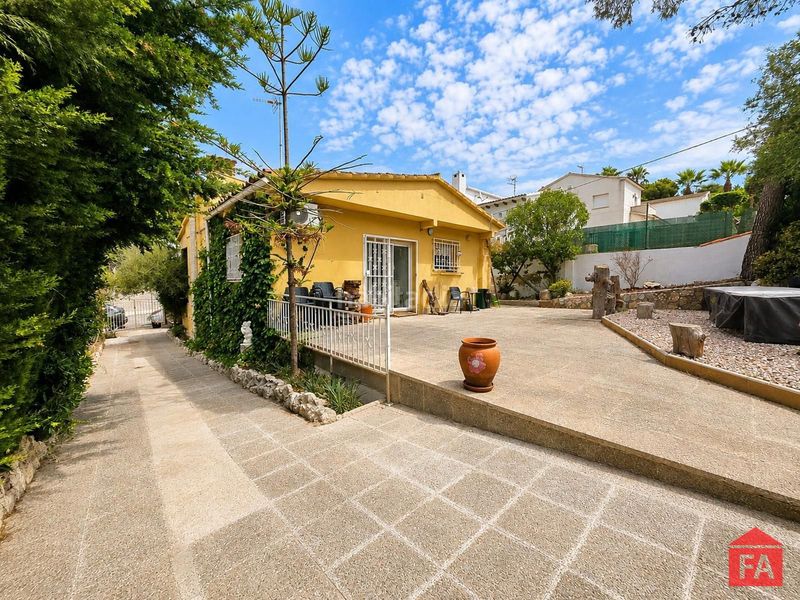 Foto 929cd653-2736-4049-a5b1-46e07bc1a6c9. Casa amb calefacció aparcament piscina a La Franquesa-Oasis Park Vendrell (El)