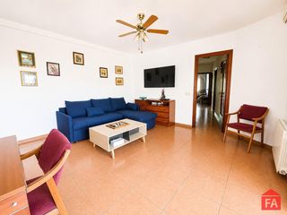 Pis a Centre. 41001 el puig amplio piso exterior con cuatro habitaciones y ter