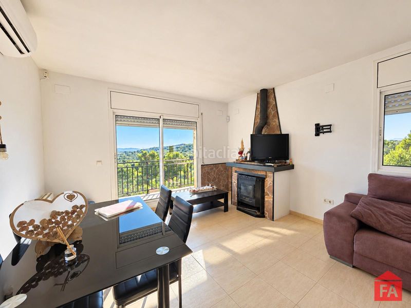 Foto c52e02ae-453d-4d51-8b04-4a5bf972906a. Casa amb calefacció aparcament a Masllorenç