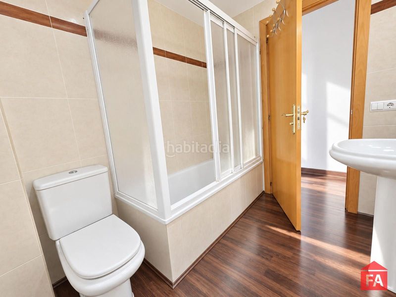 Foto 123b6bd3-cdf2-47ee-9f28-99232d6d9104. Casa adossada amb calefacció aparcament a Arboç (L´)