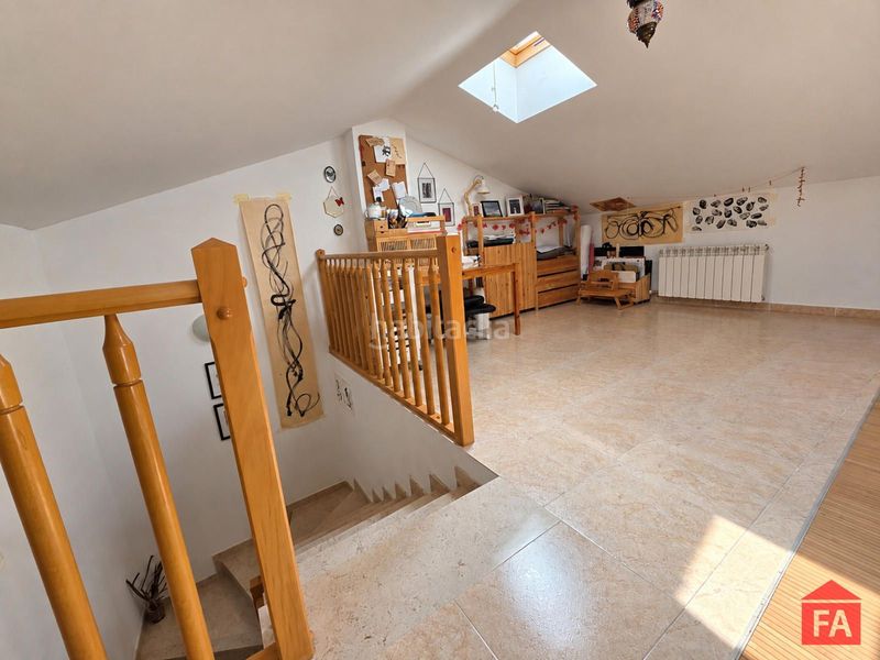 Foto 3d96145d-bab3-433e-9183-7404cbf8d805. Casa adossada amb calefacció aparcament a Arboç (L´)