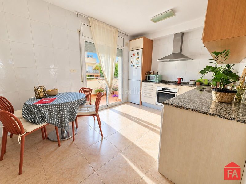 Foto b904ce5e-a2e4-417f-b623-e80b46dcff71. Casa adossada amb calefacció aparcament a Arboç (L´)