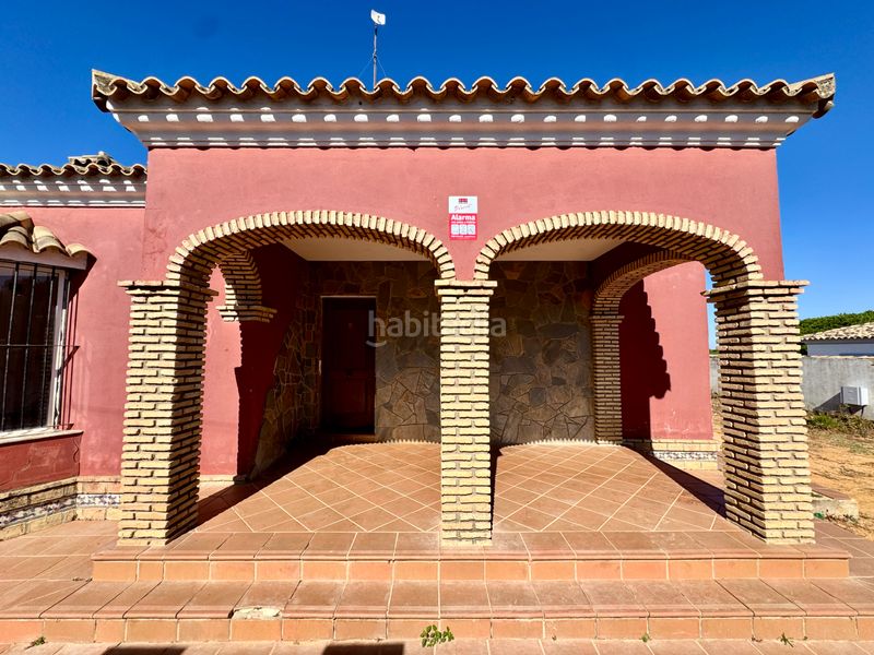 Foto c05d0c90-cbcb-4b6f-a99d-337c3f9f3740. Xalet amb xemeneia aparcament a Los Franceses - La Vega Chiclana de la Frontera