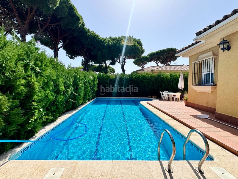 Foto 5973a29e-079a-4728-b375-a174b658af66. Miete reihenhaus mit kamin heizung parking pool in Chiclana de la Frontera