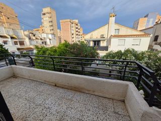 Casa  Calle los emilios 47. # bungalow de planta alta de 1 dormitorio con gran terraza – nue