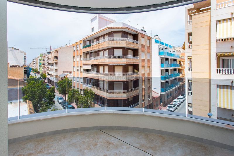 Foto 101df595-f362-4a15-9a18-d46fe877e33c. Apartament a calle ramón gallud 173 apartamento nuevo a estrenar de 2 dormitorios y 2 terrazas a 100 m de playa del cura – a Torrevieja