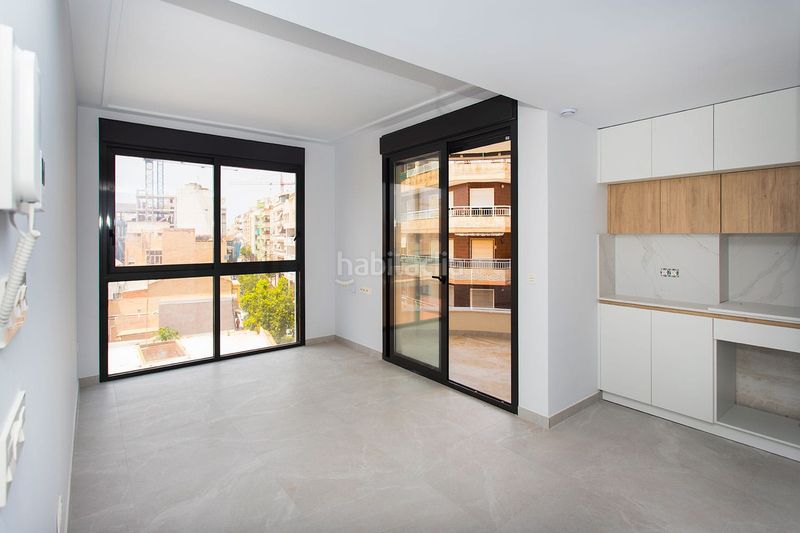 Foto 151c29ab-ba1a-49c1-9076-b7f8152f557e. Apartament a calle ramón gallud 173 apartamento nuevo a estrenar de 2 dormitorios y 2 terrazas a 100 m de playa del cura – a Torrevieja