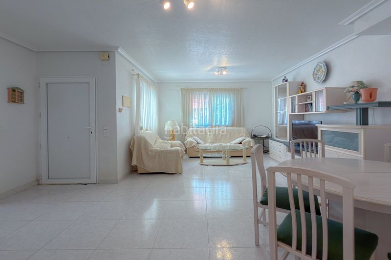 Foto 5bd28d96-3f50-4cd6-8aef-2d5bfdf16a57. Casa aparellada chalet pareado de 3 dormitorios con solárium, vistas al mar y piscina – la zenia, costa a Orihuela