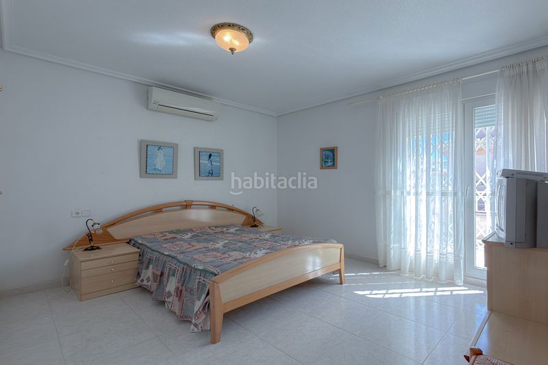 Foto 707d7d39-499a-4d5a-b617-ff4ae8bdf25c. Casa aparellada chalet pareado de 3 dormitorios con solárium, vistas al mar y piscina – la zenia, costa a Orihuela