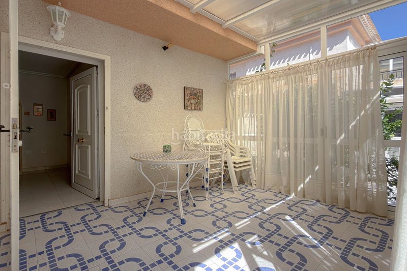 Foto a421dc2f-b5ea-4656-ab83-a6614fcd254f. Casa aparellada chalet pareado de 3 dormitorios con solárium, vistas al mar y piscina – la zenia, costa a Orihuela
