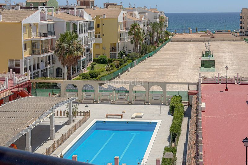 Foto 09164689-c7b5-4548-9b68-b596626cc018. Àtic ático reformado con amplia terraza y vistas al mar a 200 m de la playa – La Veleta, a Torrevieja