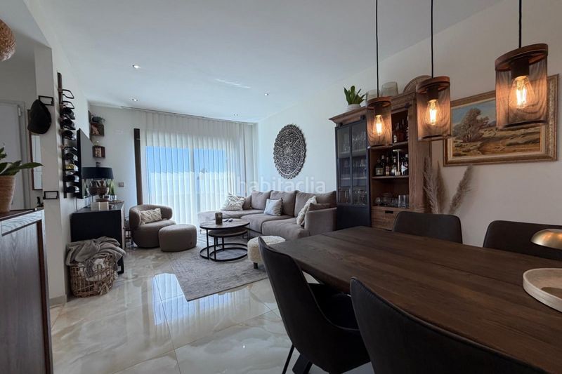 Foto b40d3fb1-9210-448b-9fd3-167cfaf39b4d. Xalet chalet seminuevo con piscina privada y solárium con vistas a la laguna rosa – ciudad quesada a Rojales