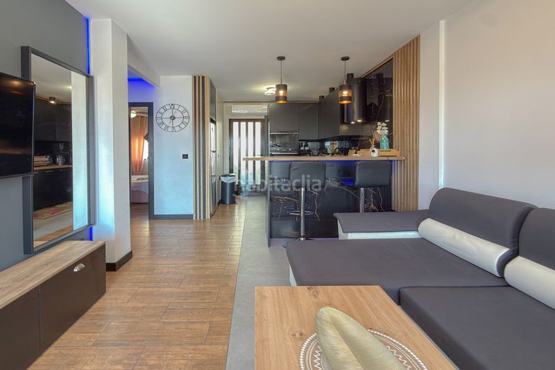 Foto 521cf23c-a982-4a80-a5b2-bac7b27a403b. Àtic ático reformado con gran solárium, jacuzzi y vistas al mar – Aguas Nuevas a Torrevieja