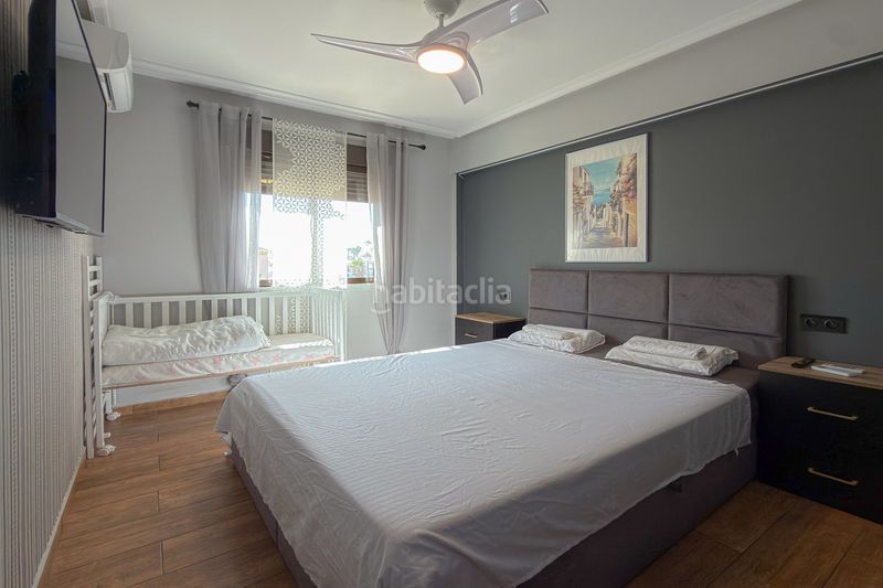 Foto c7c27429-2312-4c54-80ab-75cf10f6161c. Àtic ático reformado con gran solárium, jacuzzi y vistas al mar – Aguas Nuevas a Torrevieja