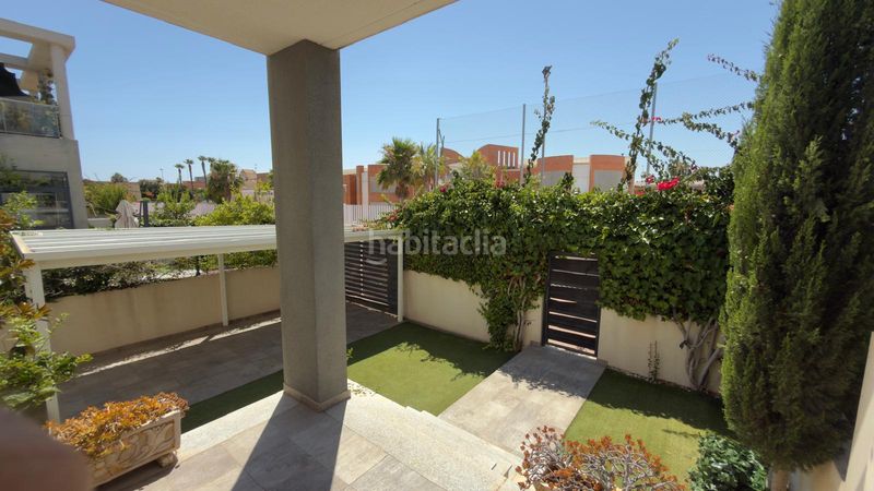 Foto 069718e2-621c-47b0-b2b4-d166ef34fa5a. Casa adossada amb aparcament piscina a Aguas Nuevas Torrevieja