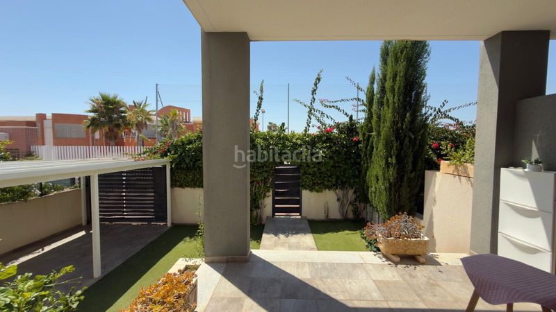 Foto 4bd21a28-ac4c-4ac3-b743-5d2b00906ca4. Casa adossada amb aparcament piscina a Aguas Nuevas Torrevieja