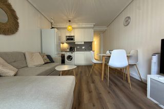 Apartament  Calle ramón gallud. # apartamento reformado de 2 dormitorios con terraza a 380 m de