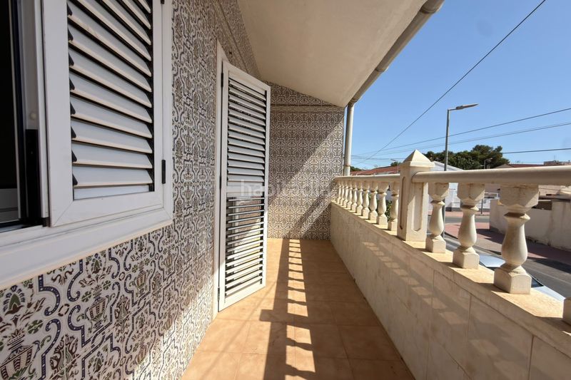 Foto a93c7cae-1ac7-44e0-9d37-7880656cb9ad. Casa adossada adosado de 3 dormitorios con 3 grandes terrazas a 300 m de Playa de los Náufragos – a Torrevieja