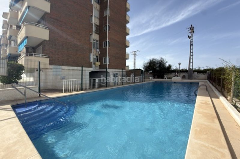 Foto 630d2e8d-62c7-4b3a-b887-74b193748f18. Apartament o de 3 dormitorios con gran terraza, vistas al mar y piscina – Punta Prima a Torrevieja
