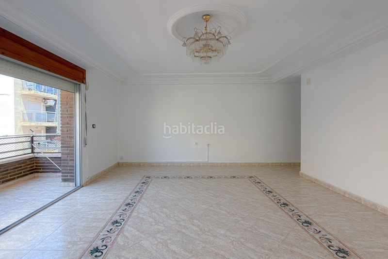 Foto 4e425370-b4b8-4275-b4af-08e464cb448c. Apartament amplio apartamento de 3 dormitorios con gran terraza – centro a Torrevieja