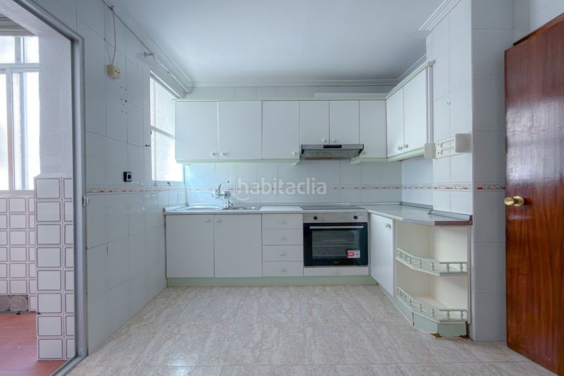 Foto 6e1dd4ab-3739-4ad6-a54a-9c07ed0b60be. Apartament amplio apartamento de 3 dormitorios con gran terraza – centro a Torrevieja