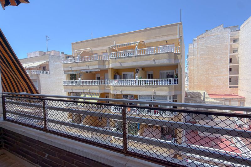 Foto d71721e5-5662-4488-9f27-74af1b6c2faf. Apartament amplio apartamento de 3 dormitorios con gran terraza – centro a Torrevieja