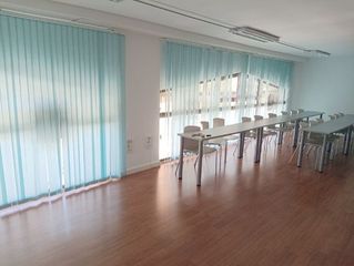 Miete Büro in Plaza de la universidad 8. Oficinas en alquiler
