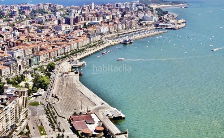 Foto a9b5899a-defb-4921-af62-7866eb08816c. Pis a calle arriba 81 a Cueto Santander