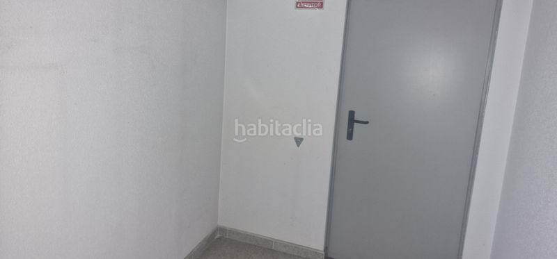 Foto d8763e59-53a5-440c-a836-32004e80b0a1. Locale commerciale in calle emile robin 7 in Centro Avilés