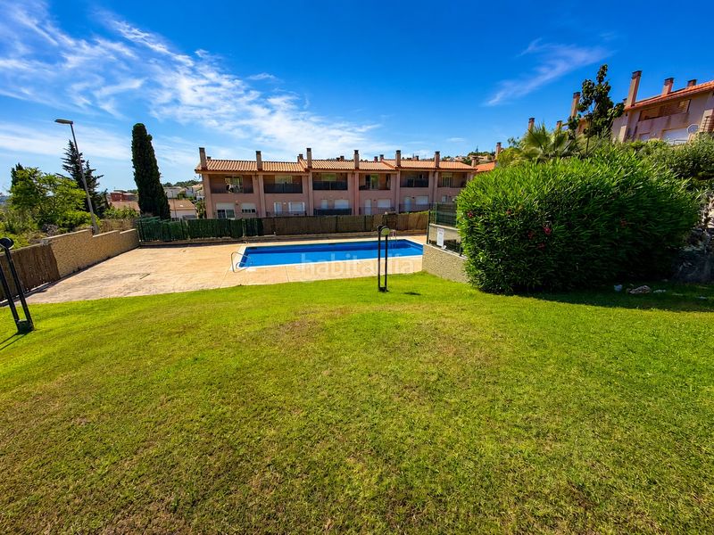 Foto 021666ba-228d-474e-b1ef-1112a8465128. Casa adossada amb xemeneia calefacció aparcament piscina a Sitges