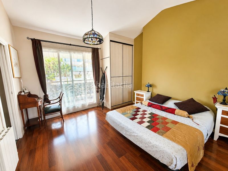 Foto a7a02610-3756-481f-8376-c7eaedd663bc. Casa adossada amb xemeneia calefacció aparcament piscina a Sitges