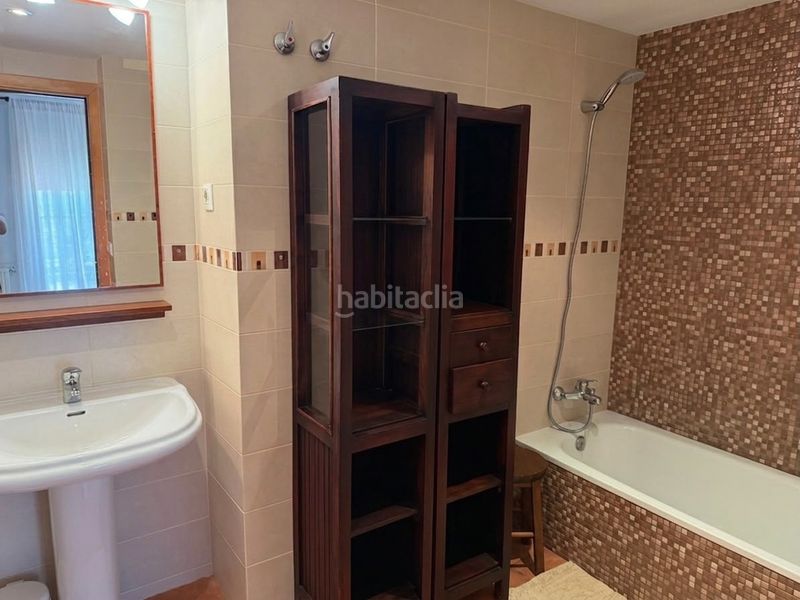 Foto c9a090a0-c193-46e8-876a-bf3e543c82a9. Casa adossada amb xemeneia calefacció aparcament piscina a Sitges