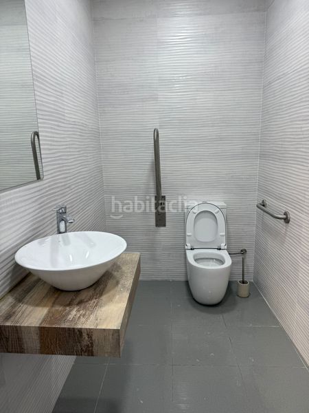 Foto 89b5ee3d-7a4a-4323-8cb3-15fa401486c4. Lloguer local comercial a Sant Celoni