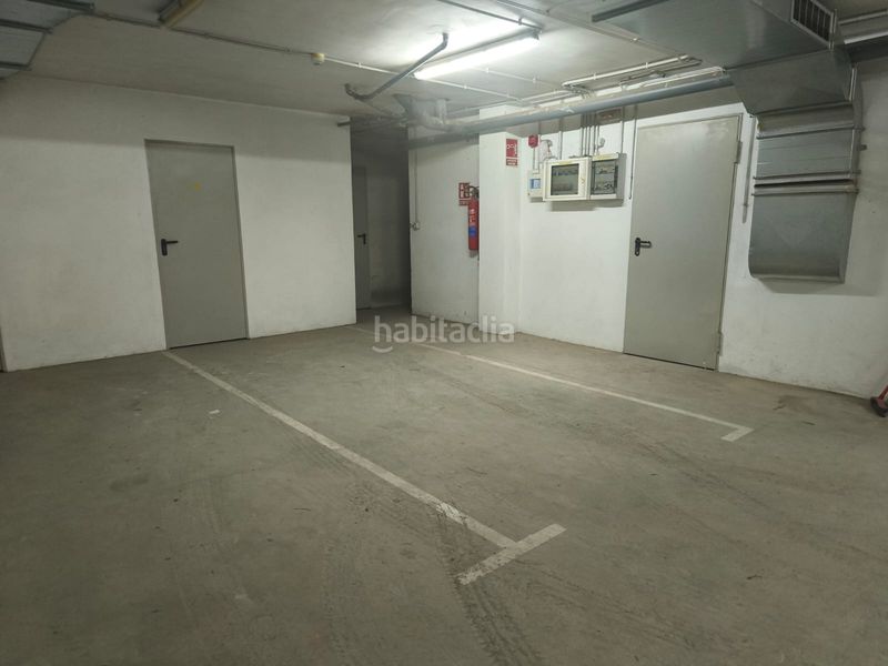 Foto b9c88b38-fb8f-4482-8374-3598fb8a9e7c. Aparcament cotxe a Sant Celoni