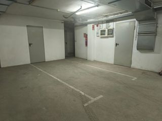 Parking coche  Carrer de girona