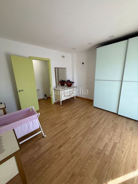 Foto 8bd51801-c255-437a-95ca-fa0a9c7ce38f. Casa adossada amb xemeneia calefacció a Breda