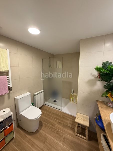 Foto c53a69c4-8efd-48f9-996c-958da71e93cb. Casa adossada amb xemeneia calefacció a Breda