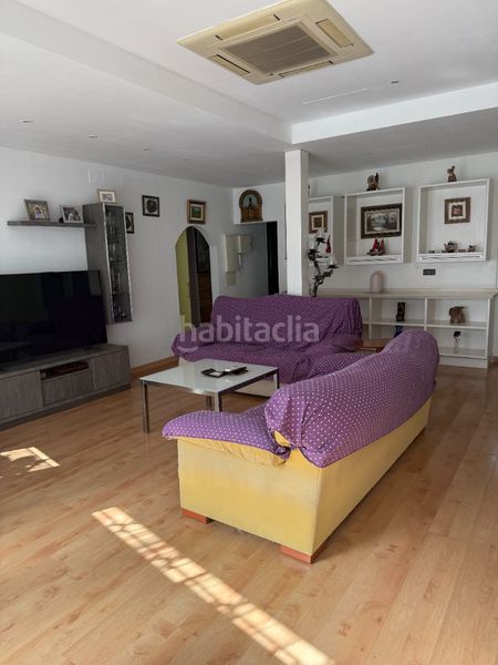 Foto ed39c901-7eef-493d-b4e7-6f8f2d316d92. Casa adossada amb xemeneia calefacció a Breda