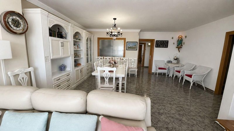 Foto d62de02e-d56e-4984-870d-b21f840a7b9d. Rent ground floor with parking in Centro Alcázares (Los)