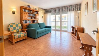 Rent Apartment in Centro. A 100 metros del mar 4 dormitorios, garaje y todo los alcázares