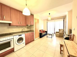 Apartment en Calle san fernando 2. Tu propio apartamento con piscina!!!