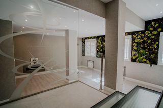 A tre livelli in Prosperidad. Vivienda disponible recién reformada.