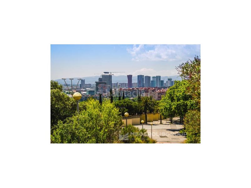 Foto 413ecdfc-686a-4b19-8ea3-856c6155d5e4. Edifici a Collblanc Hospitalet de Llobregat (L´)